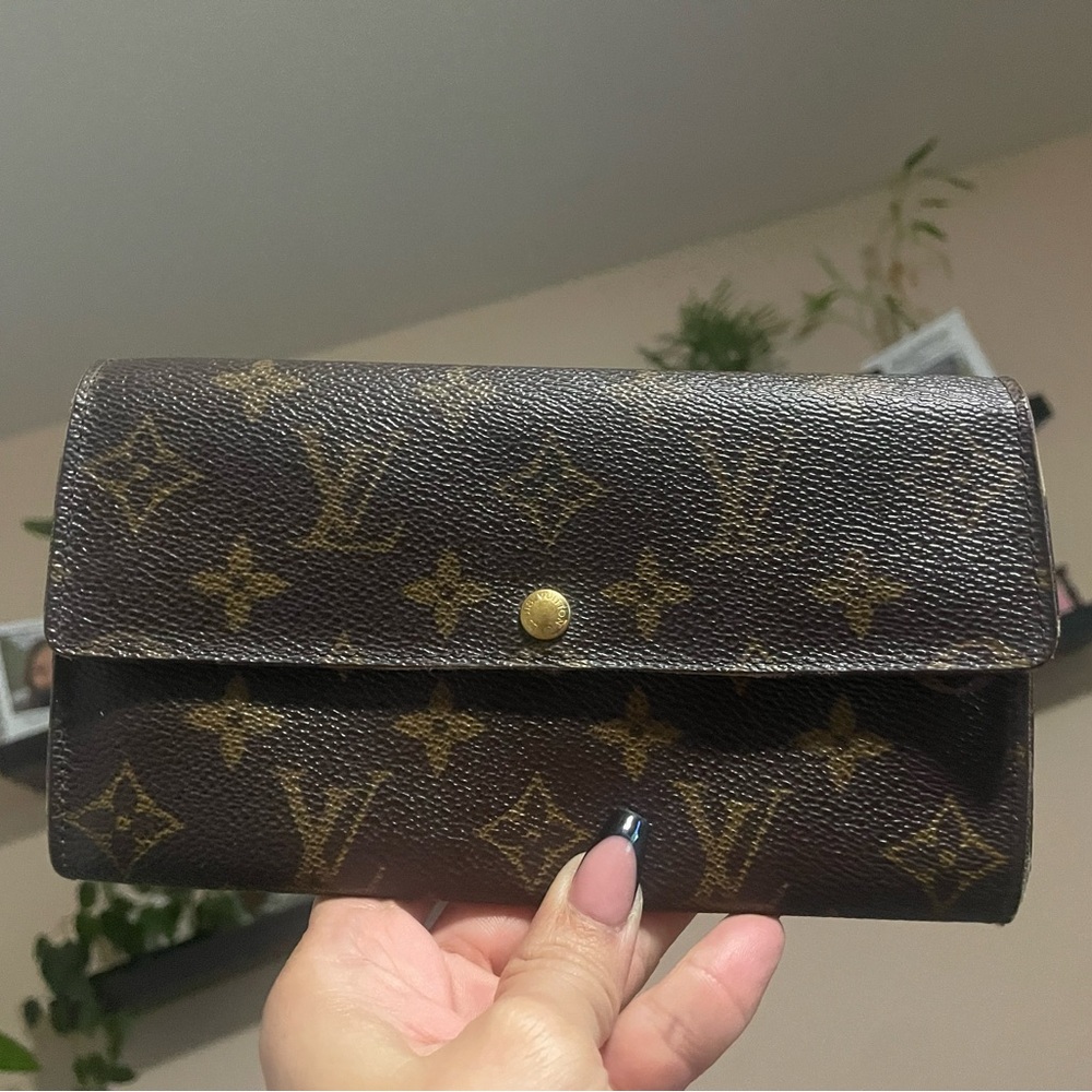 LV MONOGRAM SARAH WALLET